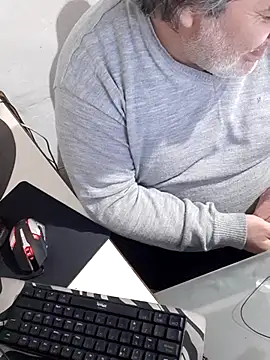 12Paradarten Live XXX chat