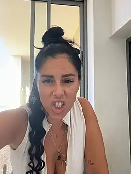 tatii222's Live XXX Chat