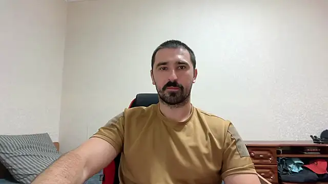 Hard_to_Obey: απευθείας συνομιλία ΧΧΧ