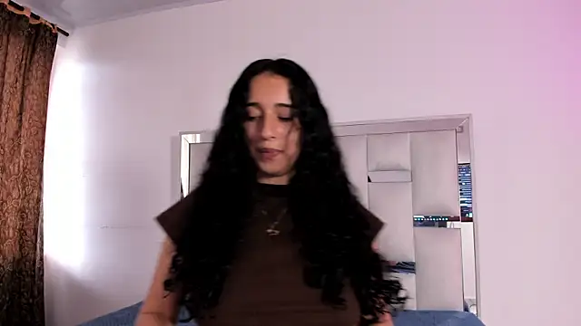 zoezephyr12 Adlı Modelin Canlı XXX Sohbeti