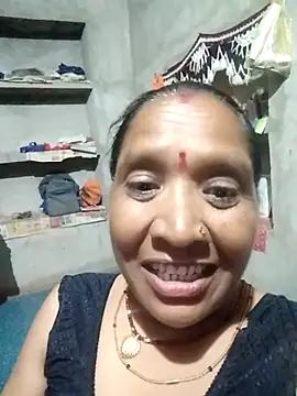 Chat +18 de Loomaraj ao vivo
