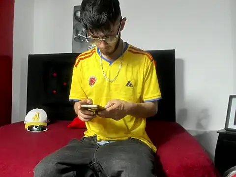 mark_splinter09's Live XXX Chat