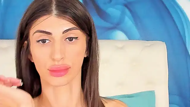 SkinnyDolly Adlı Modelin Canlı XXX Sohbeti