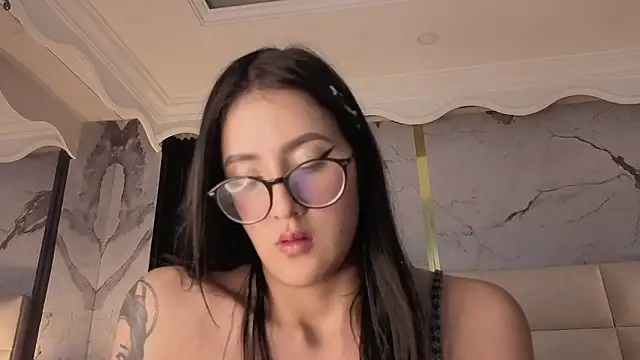 XXX chat uživo modela Princess_Violett