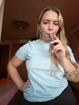 Naomi-Klein Live XXX-Chat
