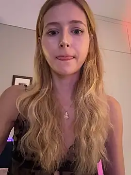 LunaRase's Live XXX Chat