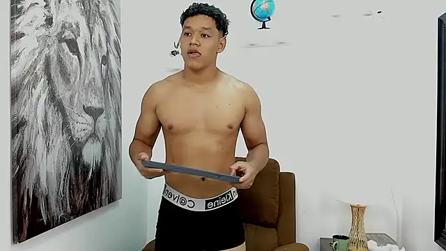 Oliver_Smithx Adlı Modelin Canlı XXX Sohbeti