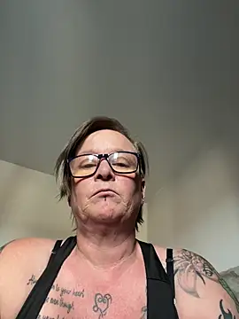 mommagonnafckuup's Live XXX Chat
