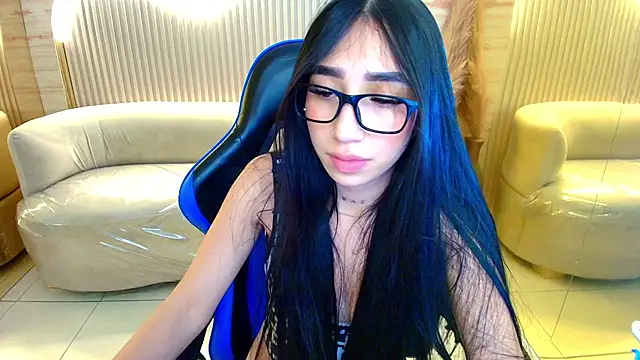 Chloe__r's Live XXX Chat