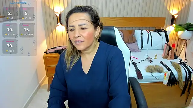 Chat +18 de luciana_ballesteros_ ao vivo