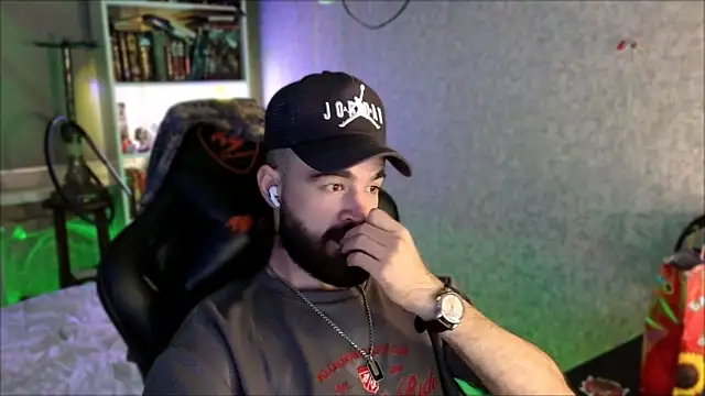 XXX chat uživo modela _Serious_Man
