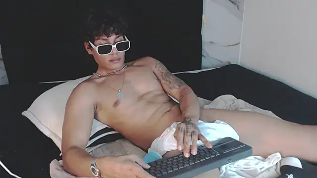 MaximilianRoth Live XXX-Chat