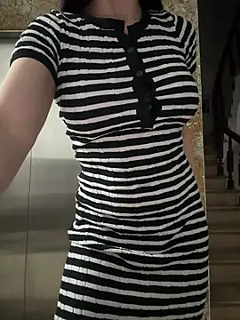 Meii-meyy live XXX chat