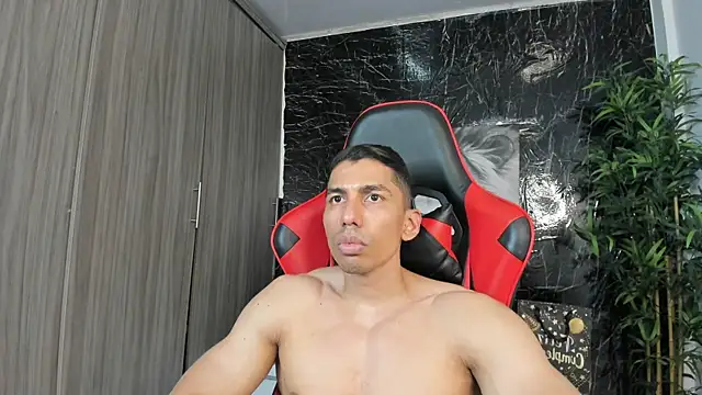 צ'אט XXX בשידור חי של Erik_castle