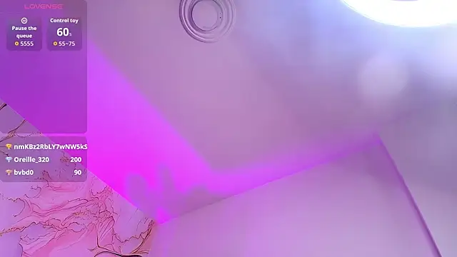 luucy_18 Adlı Modelin Canlı XXX Sohbeti
