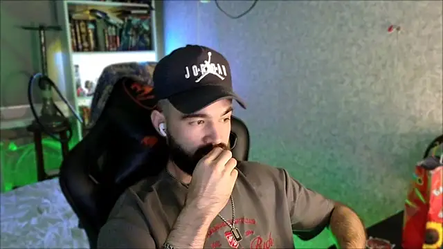 Chatroom XXX en direct de _Serious_Man