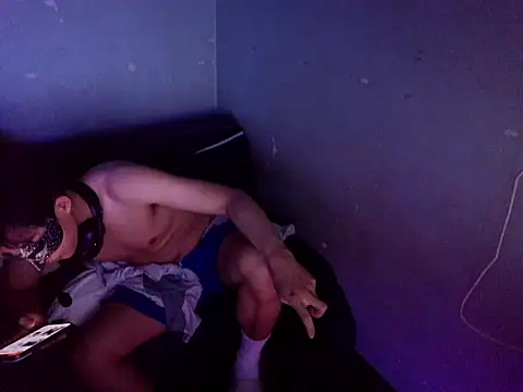 boyhigh1997 Show Webcam