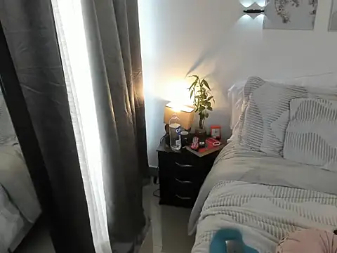 Chat +18 de Danna_Diamond_ ao vivo