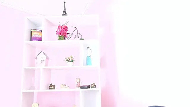 eliana_09 Adlı Modelin Canlı XXX Sohbeti