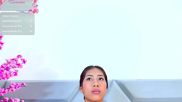 YesyHills Live XXX Chat