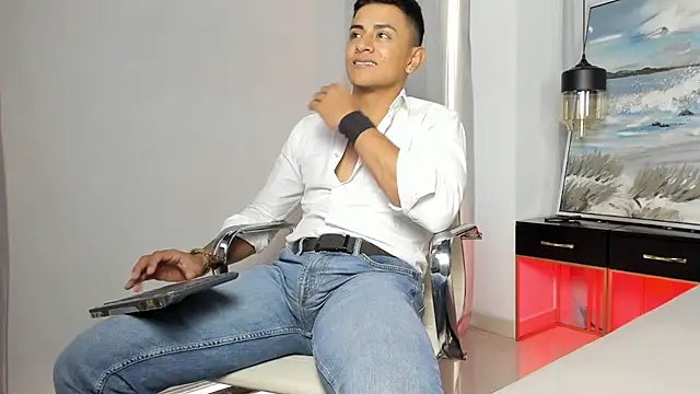 Chatroom XXX en direct de Lucii_fer_