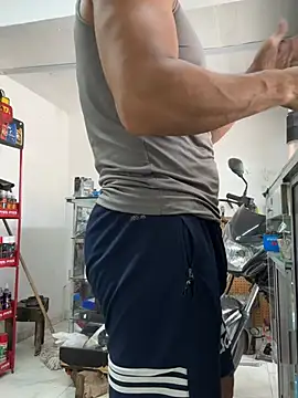 Paul22cm- Live XXX Chat