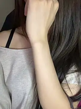 Yiyina_17 Chat XXX in diretta
