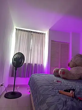 Yasmin_cute XXX чат на живо