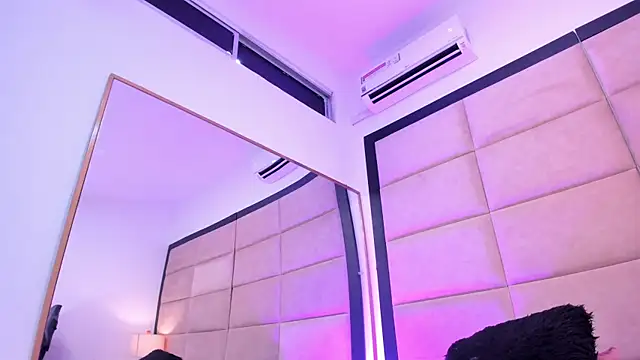 MayaaCross' Live XXX Chat