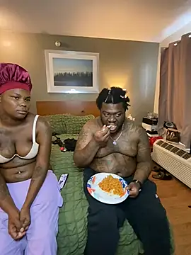 Tattedupdek Chat XXX live