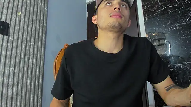 James-06 Webcam-Show