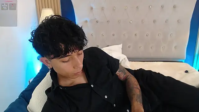 Aiden_Rivers_ Adlı Modelin Canlı XXX Sohbeti
