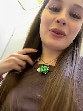 Онлайн чат XXX sukidaa