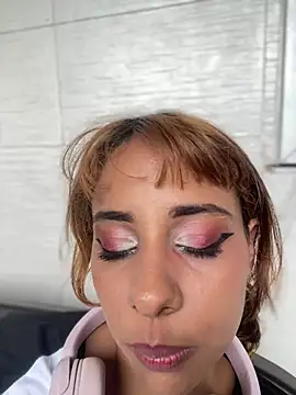 LeylaKnox Adlı Modelin Canlı XXX Sohbeti