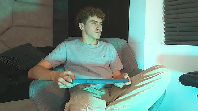 Chat XXX en directo de Tyler_Mcrey