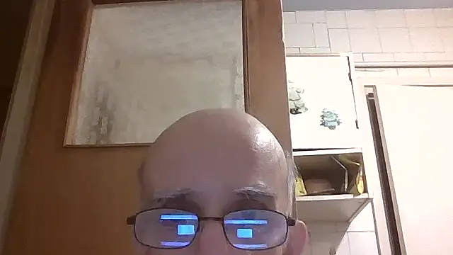 mariusica1@xh Chat XXX in diretta