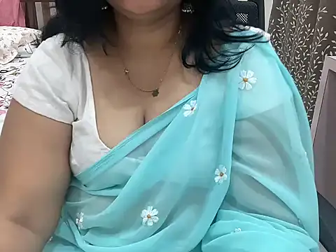 Horney-TeluguAunty Show in webcam