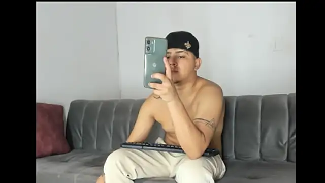 Онлайн чат XXX Charlie_Scorpion