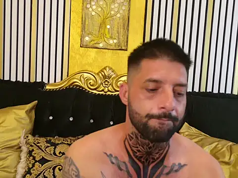צ'אט XXX בשידור חי של TommyDum