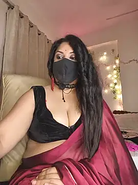 Indian_queen007 Adlı Modelin Canlı XXX Sohbeti