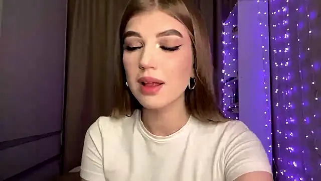 TaisiaBrunch's Live XXX Chat
