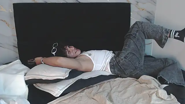 MaximilianRoth Live XXX-Chat