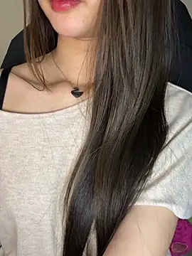 XXX chat uživo modela Yiyina_17