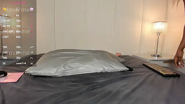 Evaa_Martinez 现场XXX聊天