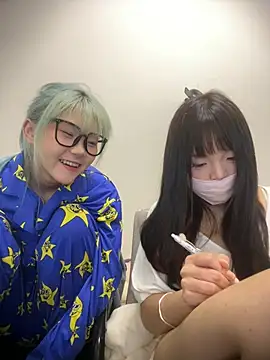 Rocket-Girl Live XXX-Chat
