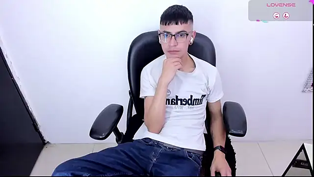 Alexx_bigcockk Show Webcam