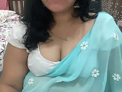 Horney-TeluguAunty Chat XXX in diretta