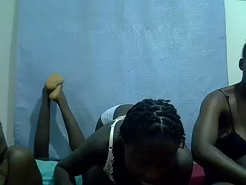Онлайн чат XXX lewin_ebony