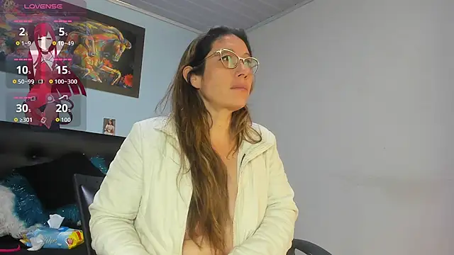 Show modela kaylaMinov_ na web-kameri