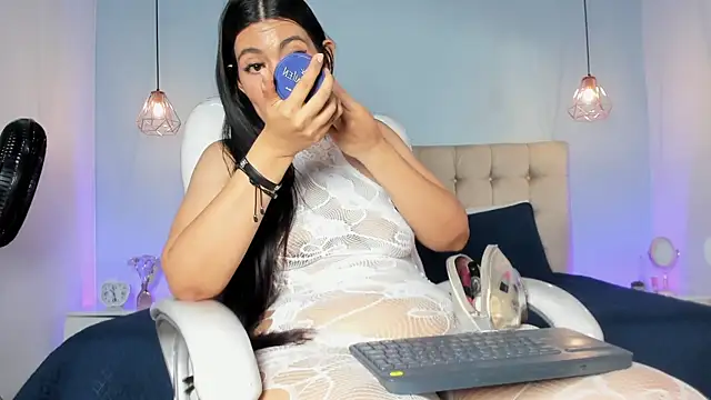 Anny_mayyer Adlı Modelin Canlı XXX Sohbeti